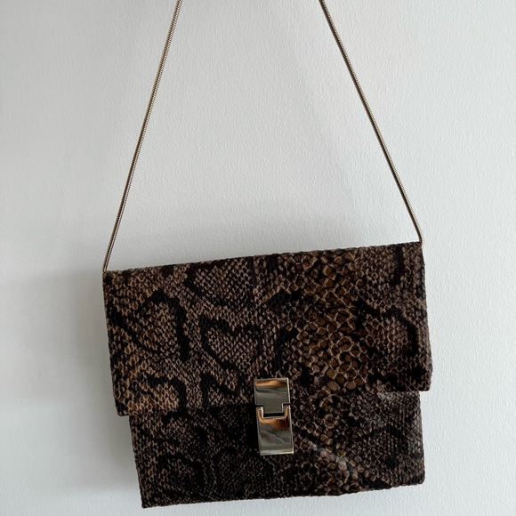 Banana Republic snakeskin envelope bag with chain - Picture 3 of 7